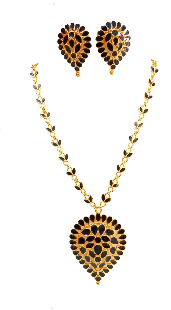 Assamese_Traditional_Gold_Plated_Black_Colour_Dugdugi_Chain_Jewellery_Set_For_Women